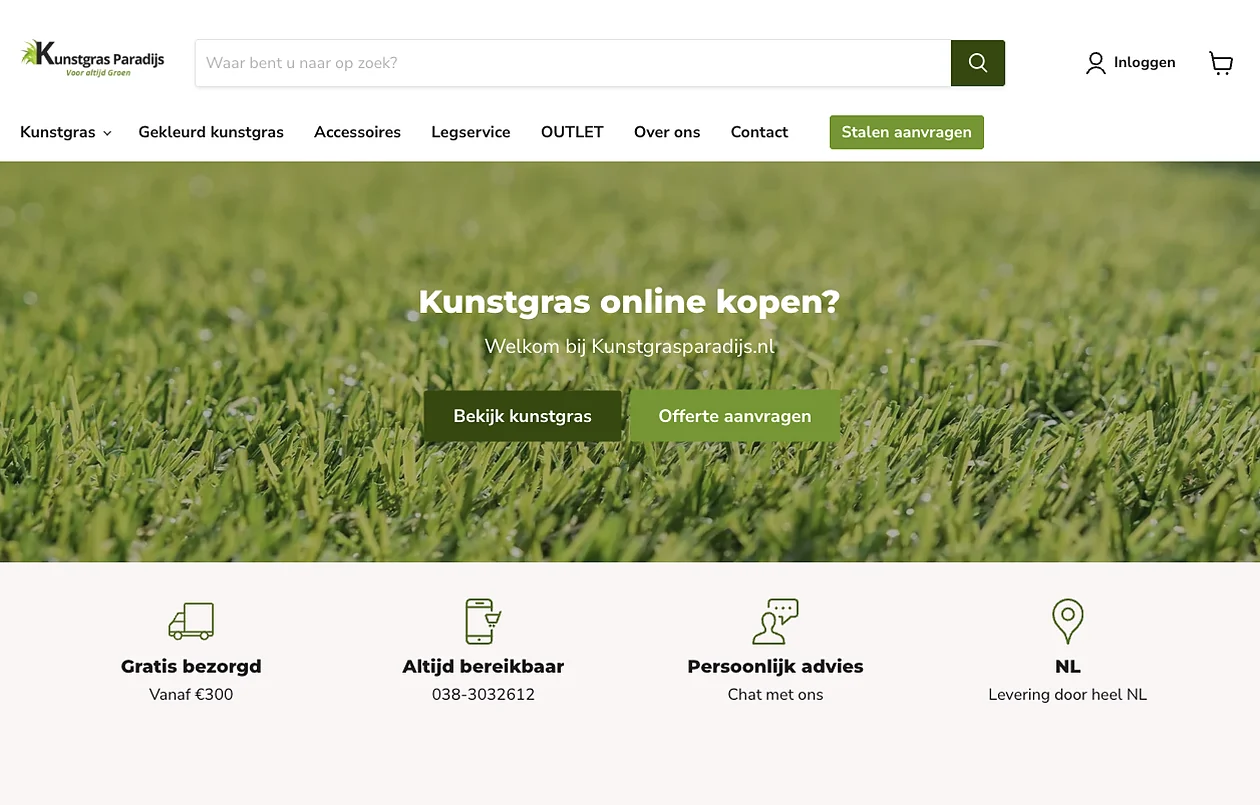 Webshop van Kunstgrasparadijs.nl met zoekbalk, productnavigatie en een header over kunstgras online kopen.